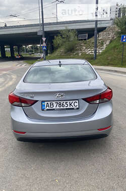 Седан Hyundai Elantra 2015 в 