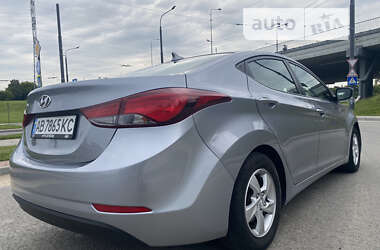 Седан Hyundai Elantra 2015 в 