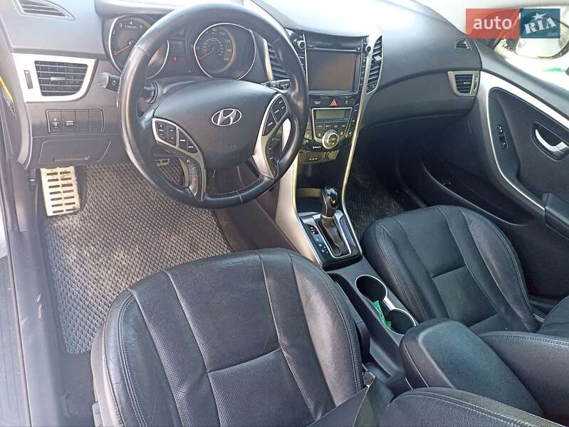 Седан Hyundai Elantra 2013 в Ивано-Франковске