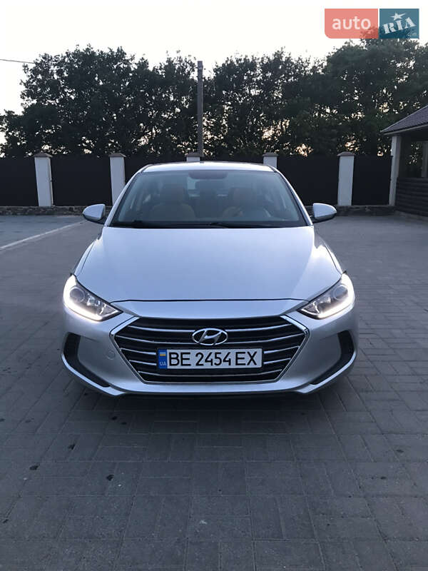 Седан Hyundai Elantra 2017 в Вознесенске