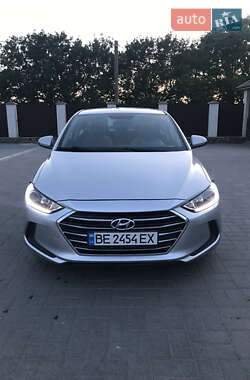 Седан Hyundai Elantra 2017 в 