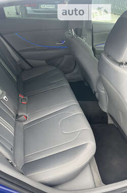 Седан Hyundai Elantra 2021 в 
