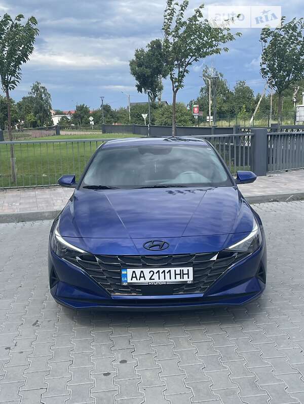 Седан Hyundai Elantra 2021 в 