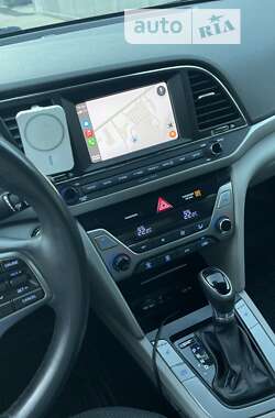 Седан Hyundai Elantra 2016 в 
