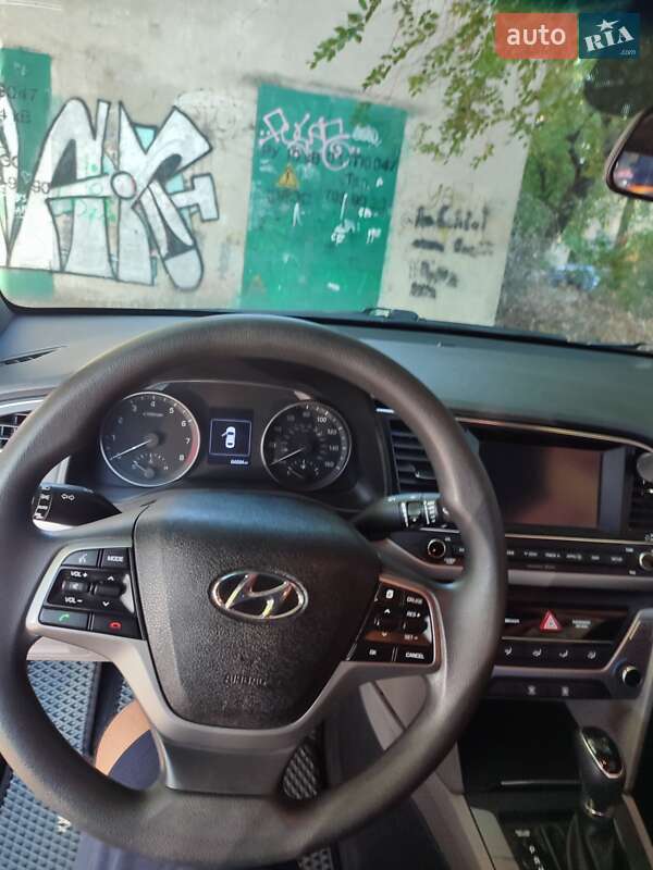 Седан Hyundai Elantra 2018 в Одессе