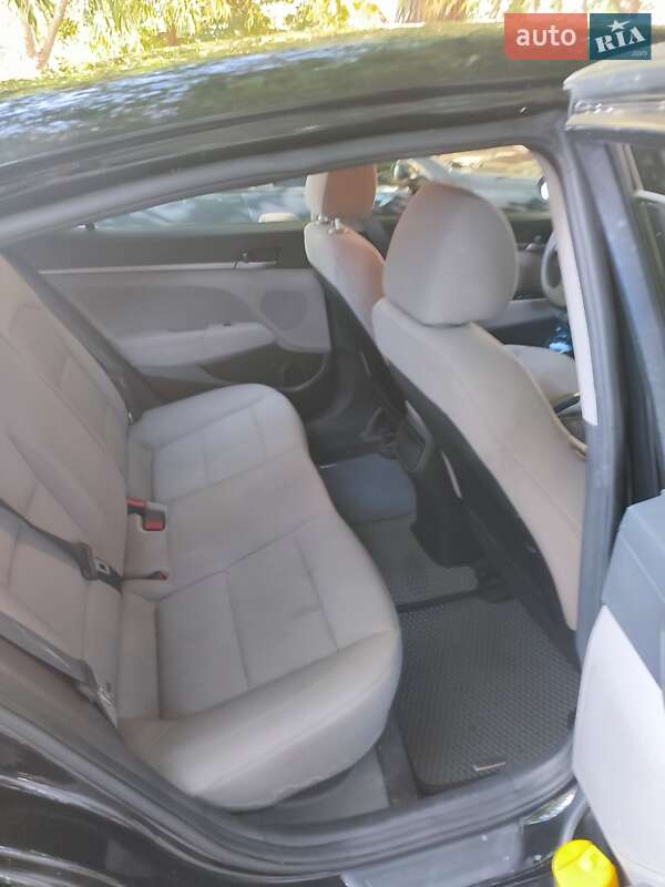 Седан Hyundai Elantra 2018 в Одессе