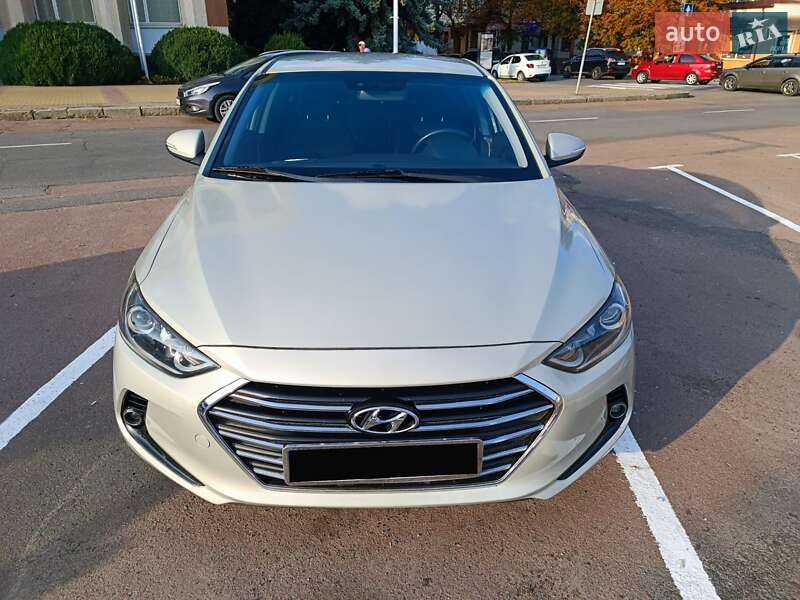 Седан Hyundai Elantra 2018 в Хмельницком