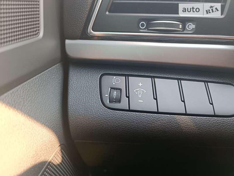 Седан Hyundai Elantra 2018 в Хмельницком