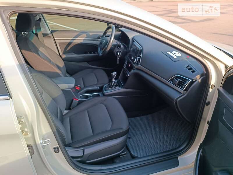 Седан Hyundai Elantra 2018 в Хмельницком