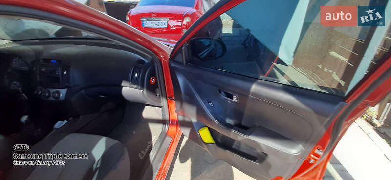 Седан Hyundai Elantra 2010 в Фастове