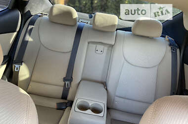 Седан Hyundai Elantra 2015 в 