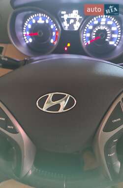 Седан Hyundai Elantra 2012 в Кропивницком