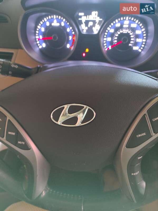 Седан Hyundai Elantra 2012 в Кропивницком
