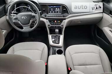 Седан Hyundai Elantra 2018 в 