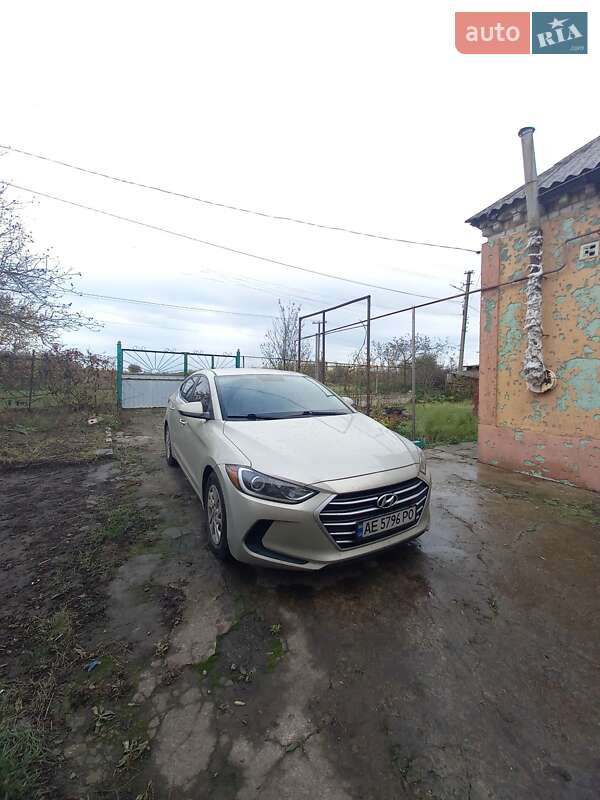 Седан Hyundai Elantra 2017 в Днепре