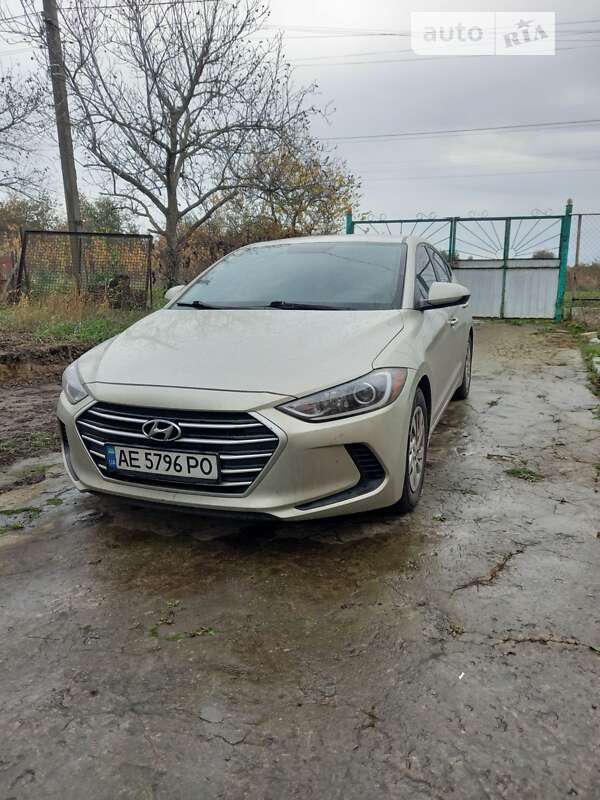 Седан Hyundai Elantra 2017 в Дніпрі