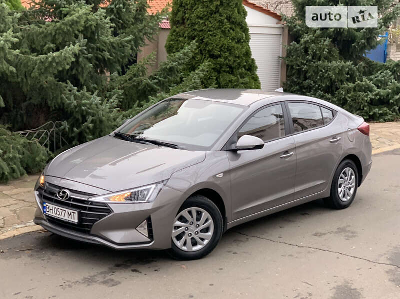 Седан Hyundai Elantra 2020 в 