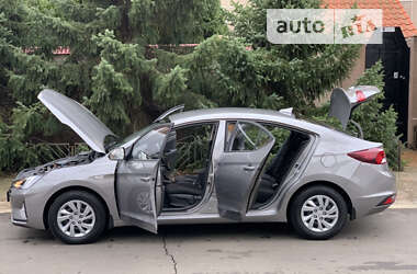 Седан Hyundai Elantra 2020 в 