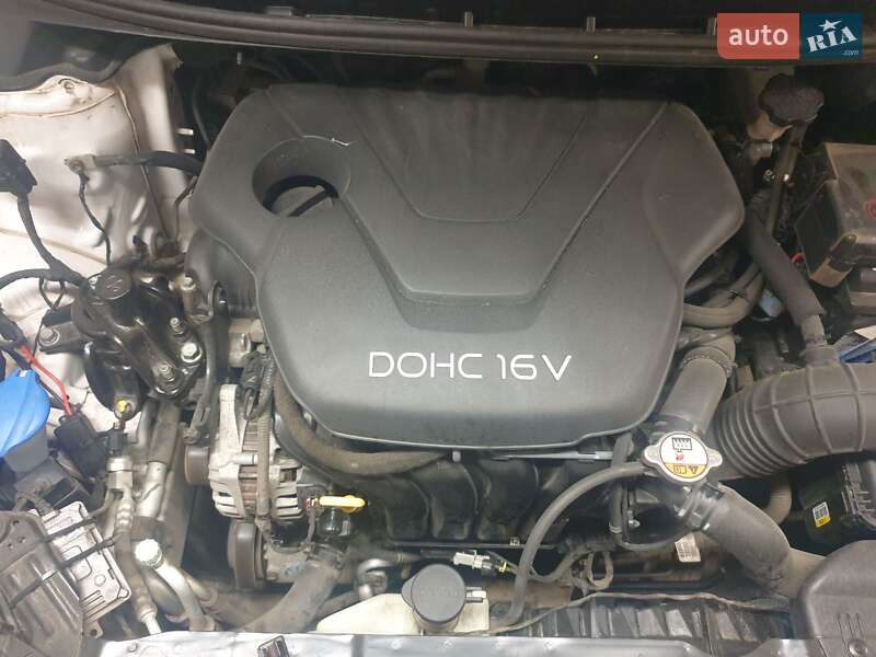 Седан Hyundai Elantra 2013 в Одессе
