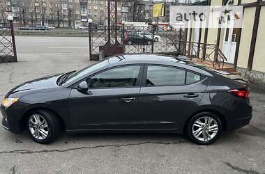 Седан Hyundai Elantra 2019 в Києві