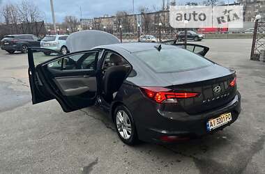 Седан Hyundai Elantra 2019 в Києві