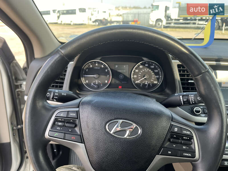 Hyundai Elantra 2017