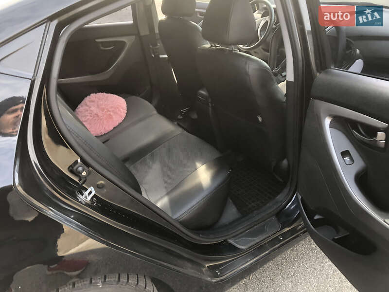 Седан Hyundai Elantra 2011 в Буче