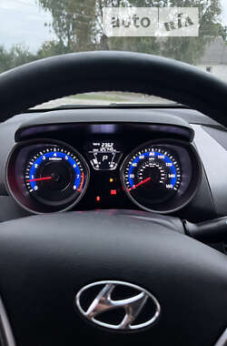 Седан Hyundai Elantra 2013 в Полонном