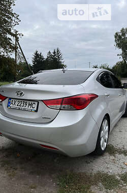 Седан Hyundai Elantra 2013 в Полонном