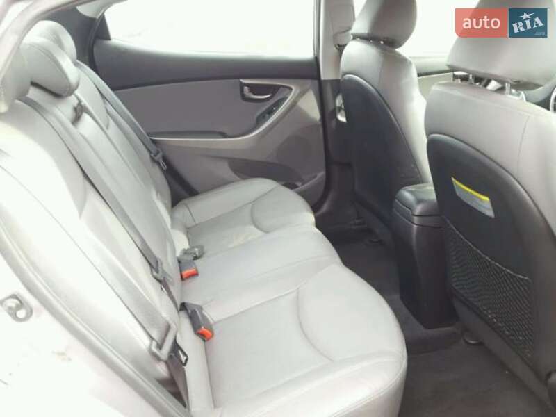 Седан Hyundai Elantra 2012 в Николаеве