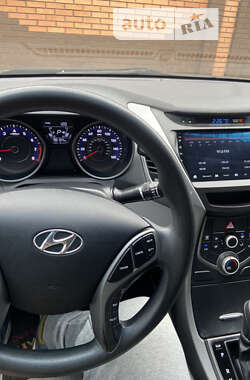 Седан Hyundai Elantra 2014 в Кривому Розі