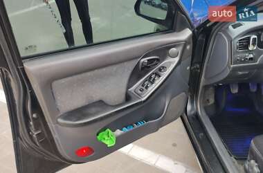 Хэтчбек Hyundai Elantra 2001 в Борисполе