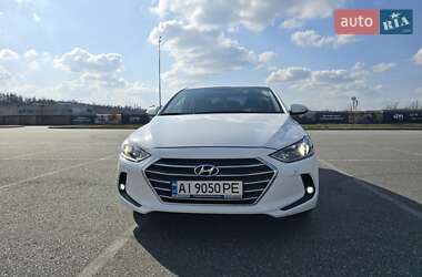 Седан Hyundai Elantra 2016 в Макарове