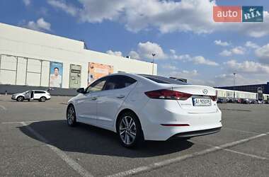 Седан Hyundai Elantra 2016 в Макарове