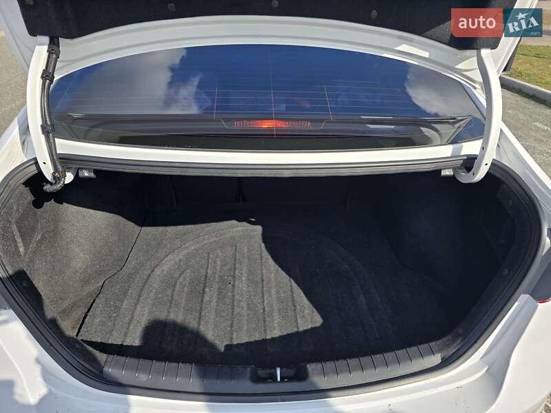 Седан Hyundai Elantra 2016 в Макарове