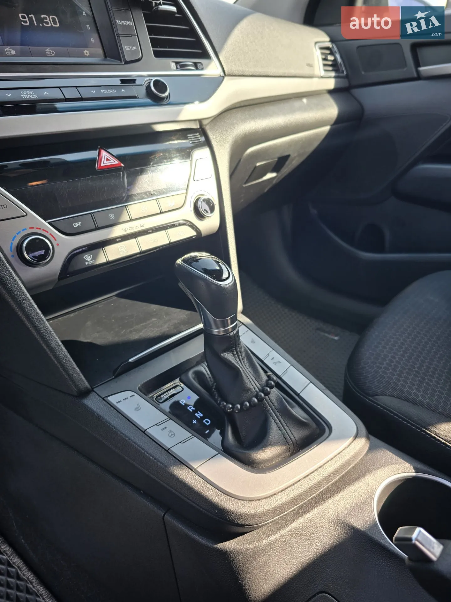 2016 Hyundai Elantra - мініатюра 47