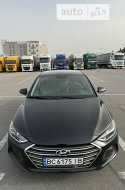 Седан Hyundai Elantra 2017 в Львові