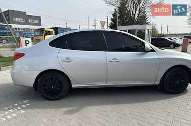 Седан Hyundai Elantra 2008 в Виннице