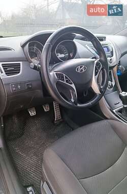 Седан Hyundai Elantra 2012 в 
