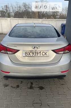 Седан Hyundai Elantra 2015 в Ирпене
