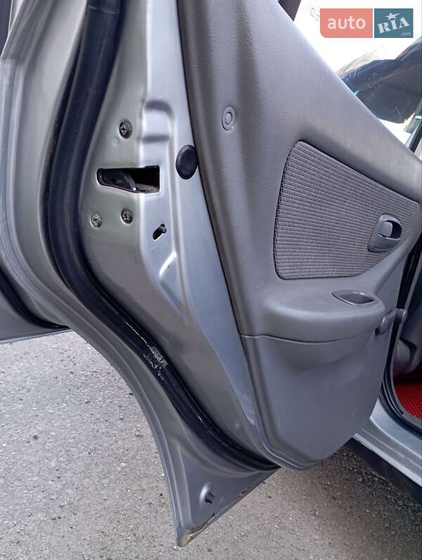 Седан Hyundai Elantra 2003 в Кременчуге