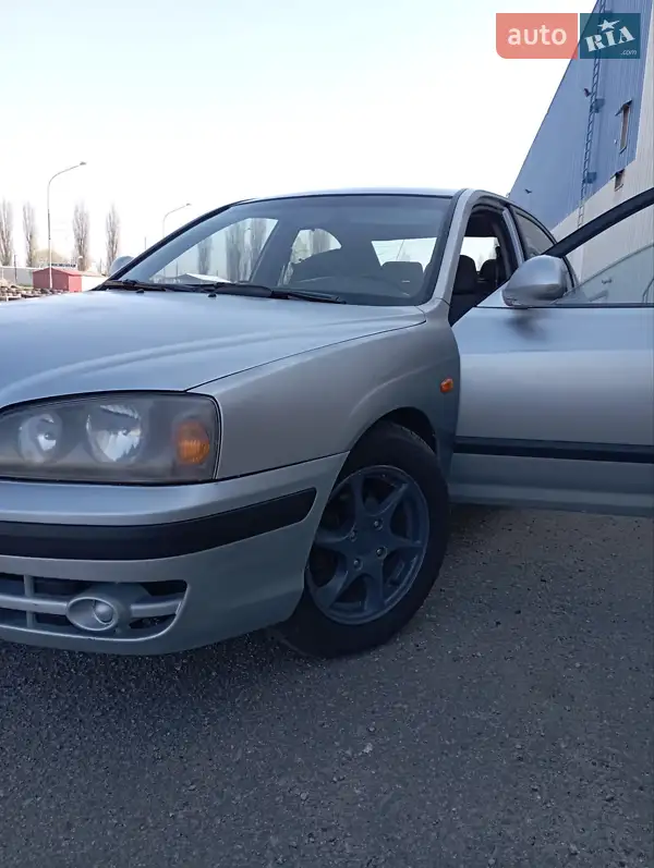 Hyundai Elantra 2003