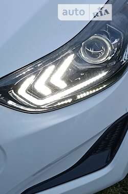 Седан Hyundai Elantra 2014 в Ковелі