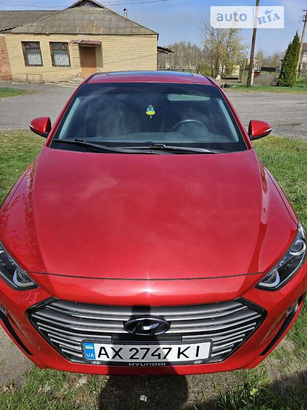 Седан Hyundai Elantra 2016 в Зміїві