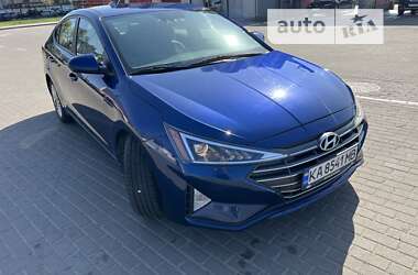 Седан Hyundai Elantra 2019 в Киеве