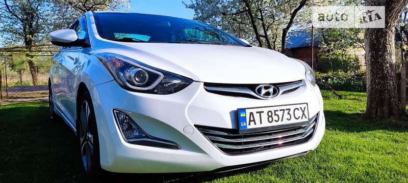 Седан Hyundai Elantra 2014 в Ивано-Франковске