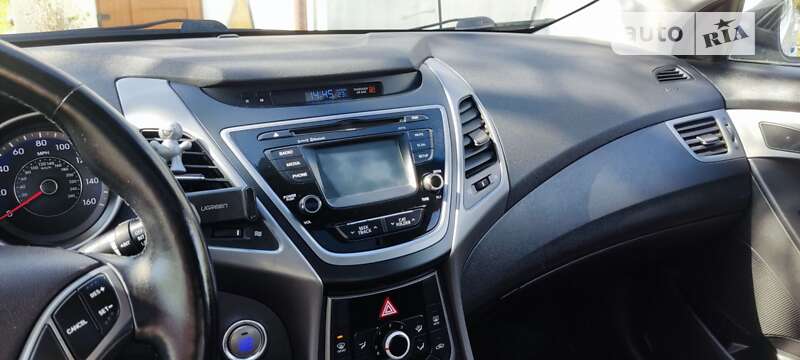 Седан Hyundai Elantra 2014 в Ивано-Франковске