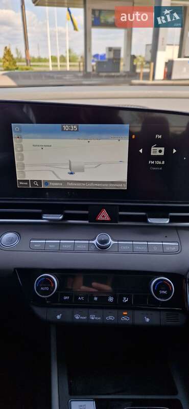 Седан Hyundai Elantra 2023 в Днепре