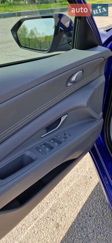 Седан Hyundai Elantra 2023 в Днепре