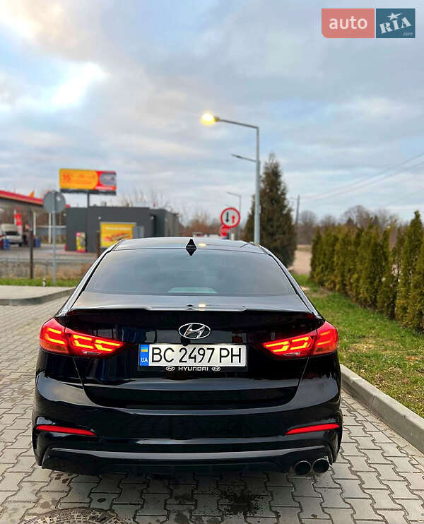 Седан Hyundai Elantra 2017 в Киеве